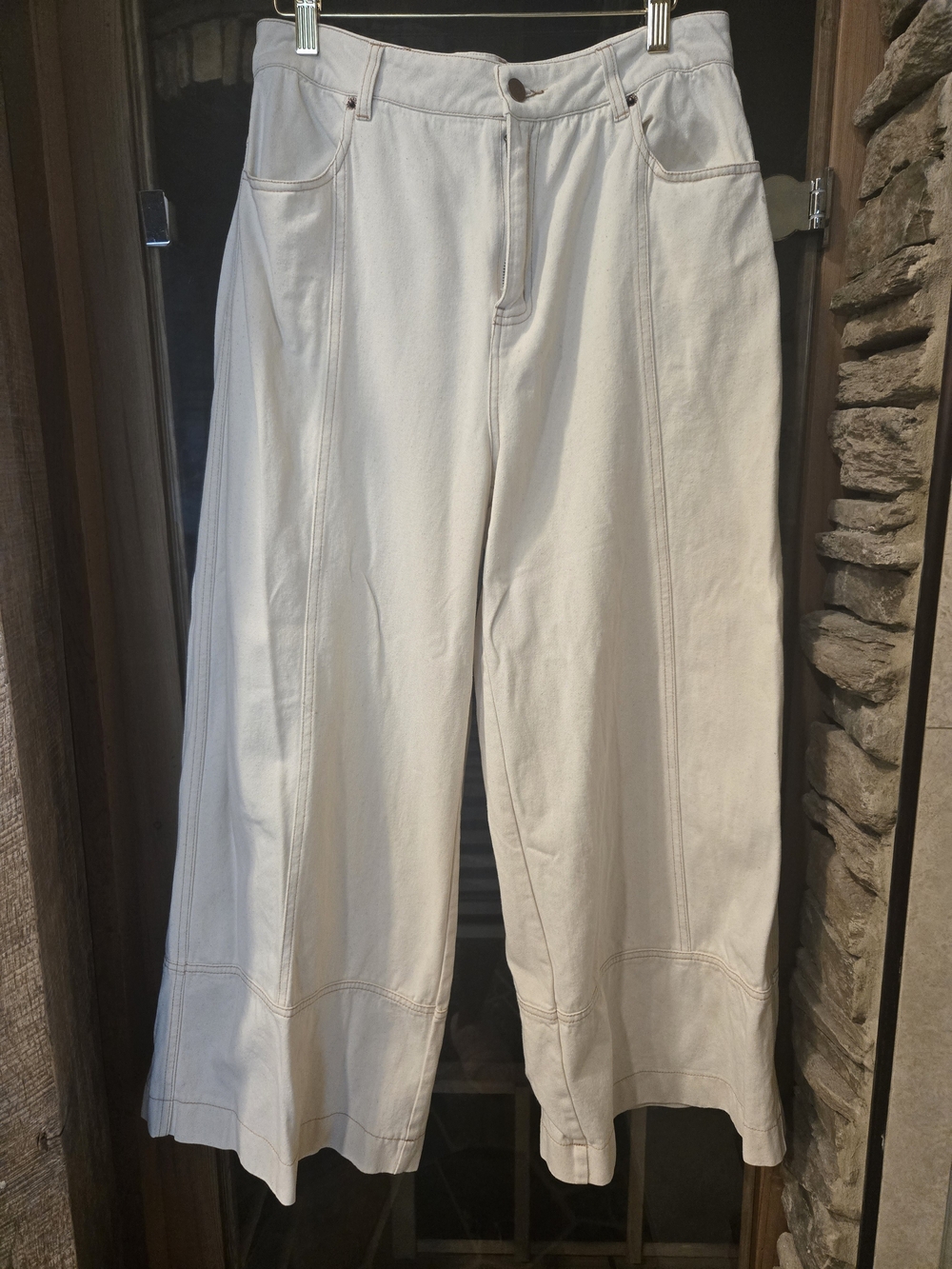 entro Cream Wide-Leg Cropped Pants
